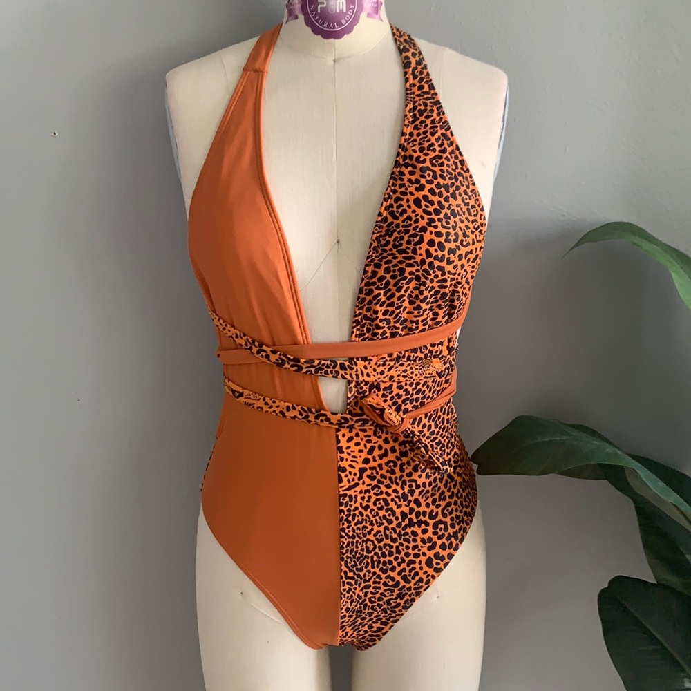 Women’s Contrast Animal print One Piece Swimsuit